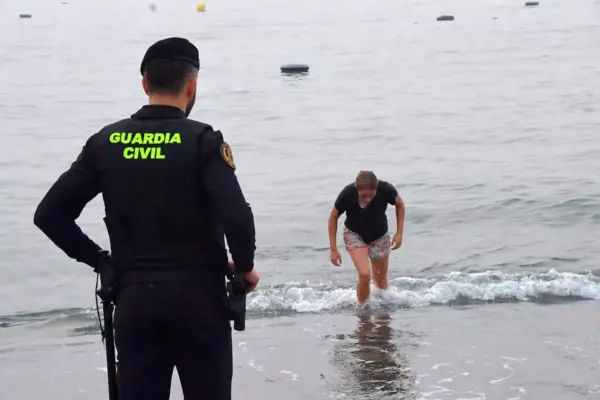 The Supreme Court determined that hot returns cannot be applied to those who enter Ceuta and Melilla by swimming
