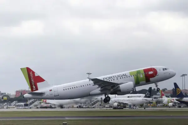 Air France and Lufthansa present their binding offers for the Portuguese TAP