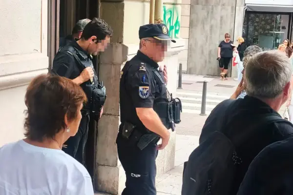 They investigate the murder of a woman in Santander as gender-based violence
