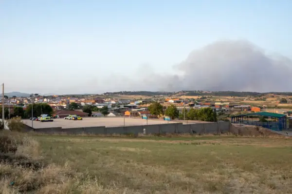 The flames fuel unrest in El Encinar del Alberche: residents feel abandoned by their mayor