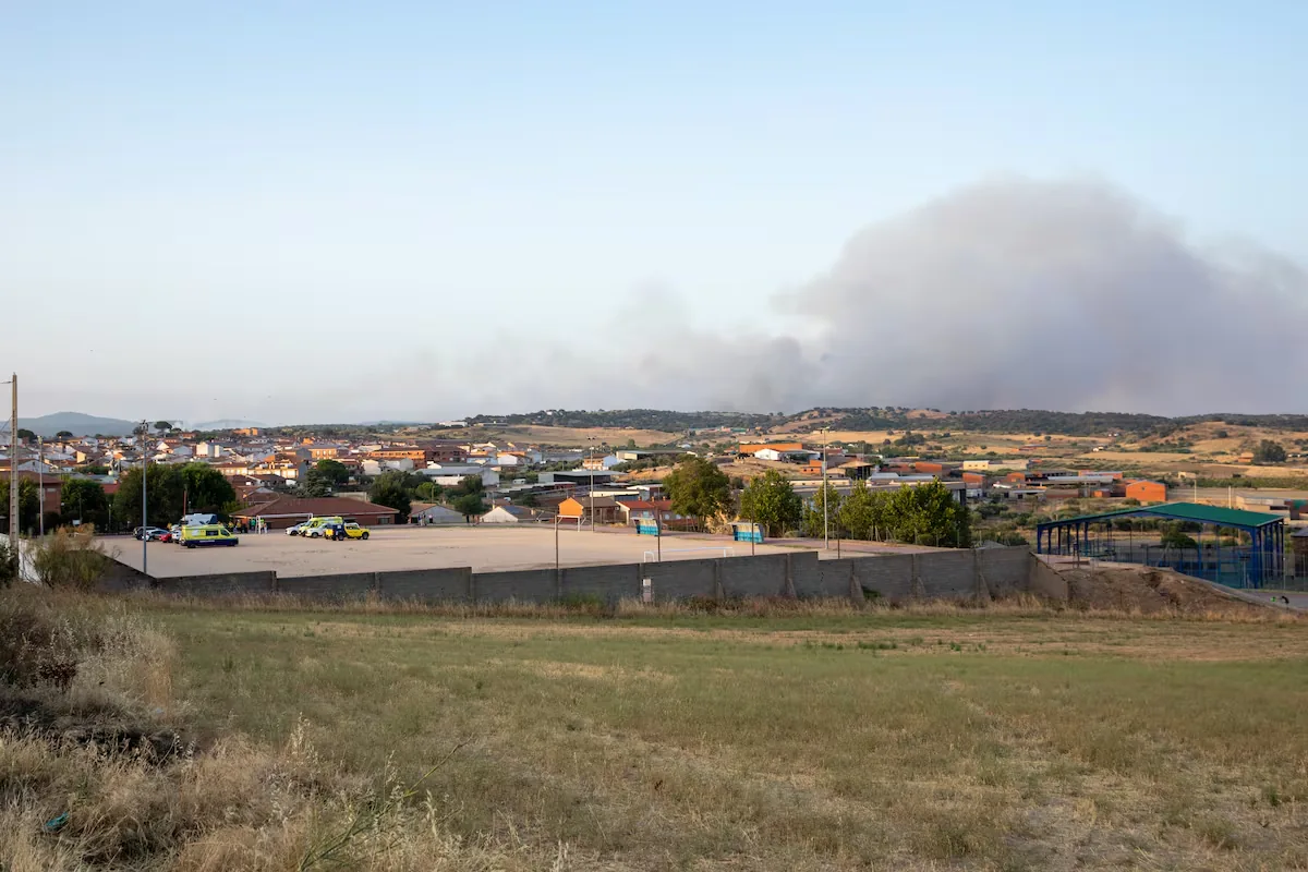 The flames fuel unrest in El Encinar del Alberche: residents feel abandoned by their mayor