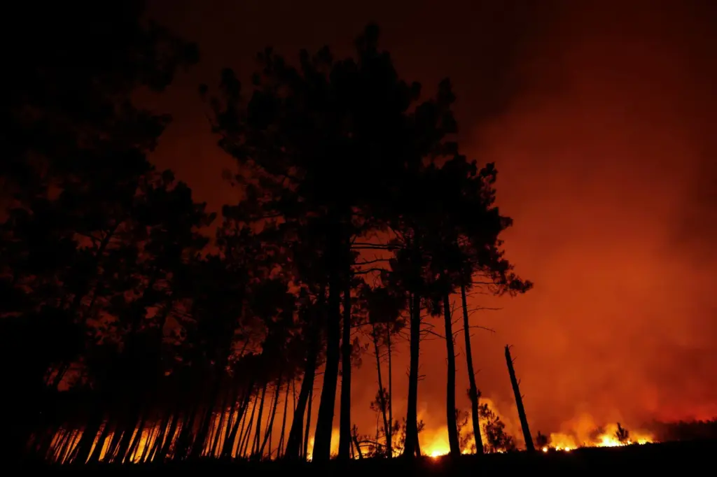 The fire in southwestern France gains ground and forces new mass evacuations