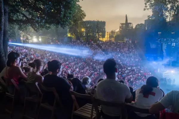 The 50th Anniversary Grec Festival attracts 143,000 spectators and considers measures against the heat