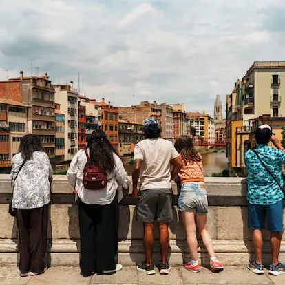 Between crowded Spain and emptied Spain