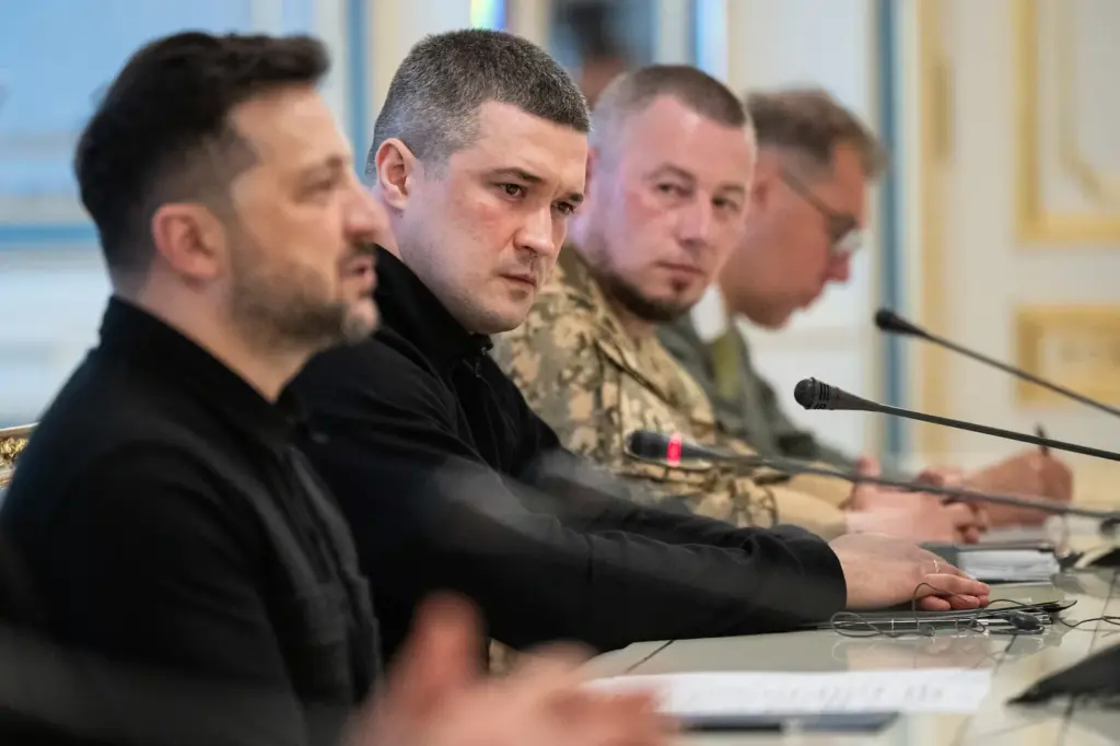 Thousands of people protest in various cities in Ukraine against the dismissal of the Minister of Defense