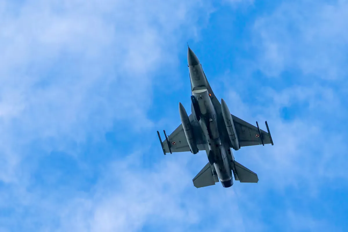 Polish fighters intercept a Russian reconnaissance plane 30 kilometers off their coast