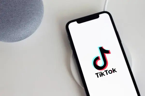 Brussels accuses TikTok of violating the law for having accounts that expose minors to “predatory behavior”