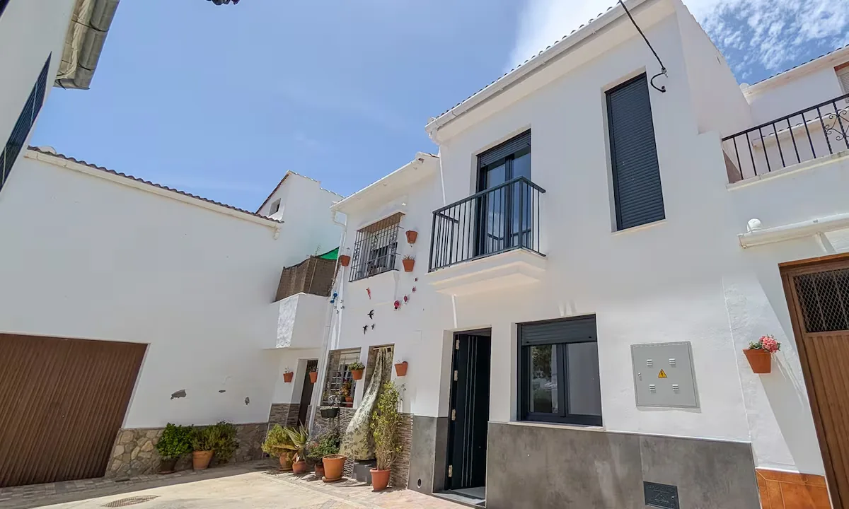 100 square meters, three bedrooms, and a patio: two houses in Málaga are raffled with tickets at 10 euros