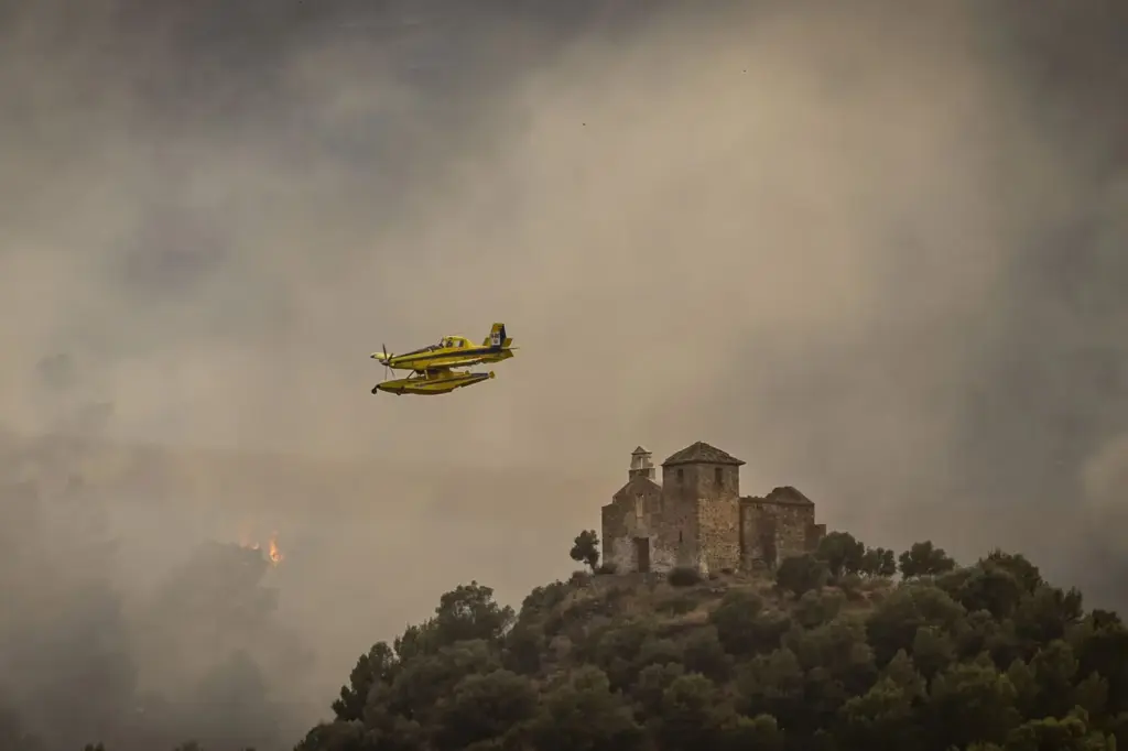 The Vall d’Uixó fire devastates 10,000 hectares and keeps 10,000 people evacuated in the interior of Castellón