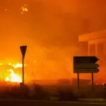 The fire in La Vall d’Uixó is spreading uncontrollably through the Sierra de Espadán natural park with 16,000 evacuated