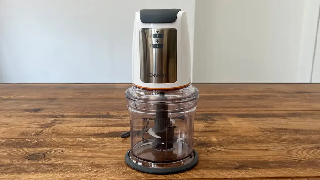 The low power of the Russell Hobbs Desire electric chopper's motor makes its performance lower than the competition.