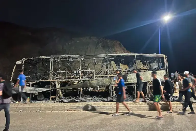 Sánchez denounces a "violation of Spain's territorial integrity" after the arrival of thousands of irregular immigrants in Ceuta