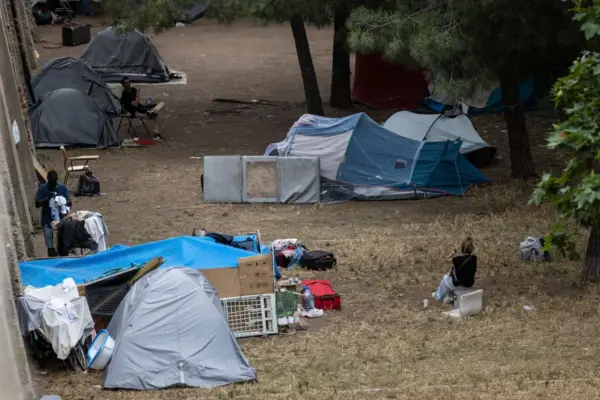 The Barcelona Urban Guard evicts a homeless settlement in Montjuïc