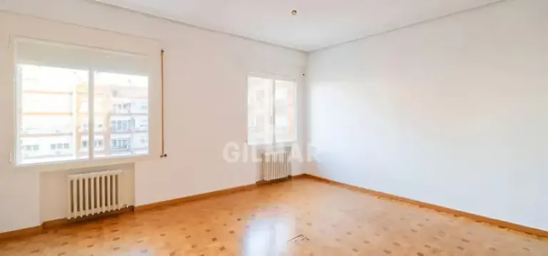 Amador puts up for sale for 3.3 million euros the two apartments in Chamberí that he has shared with Ayuso