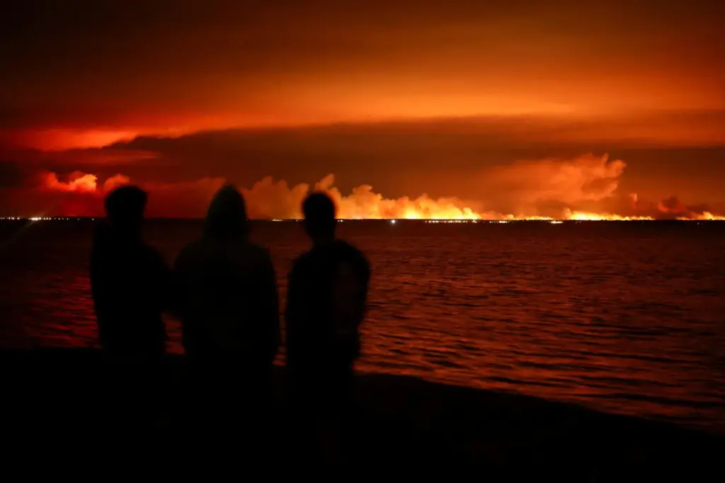 France fights against three large active fires in the south of the country