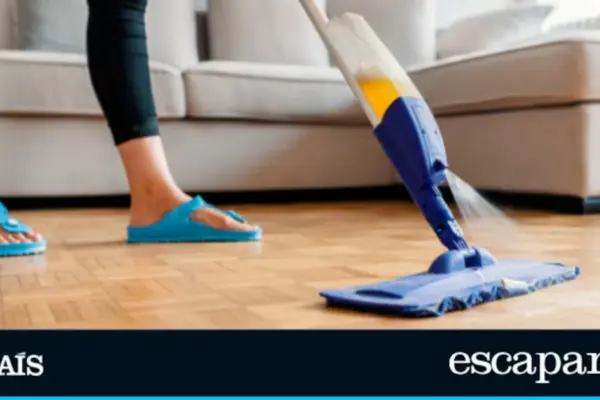 Goodbye to the mop bucket: this is the mop with sprayer and double tank that leaves the floor spotless for €19.99