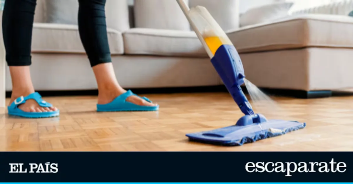 Goodbye to the mop bucket: this is the mop with sprayer and double tank that leaves the floor spotless for €19.99