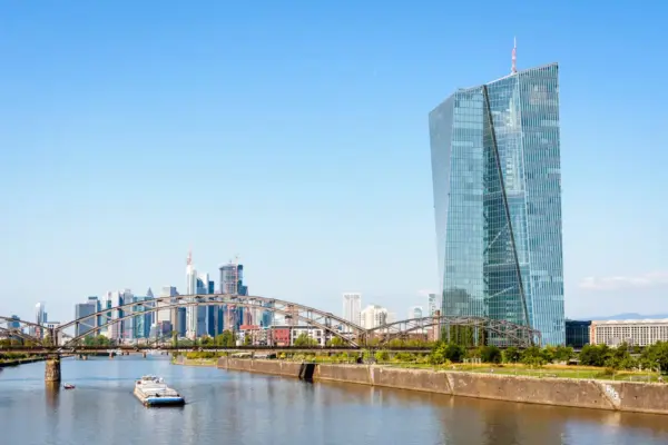 The ECB calls on banks for a less optimistic analysis of the effects of a possible geopolitical escalation