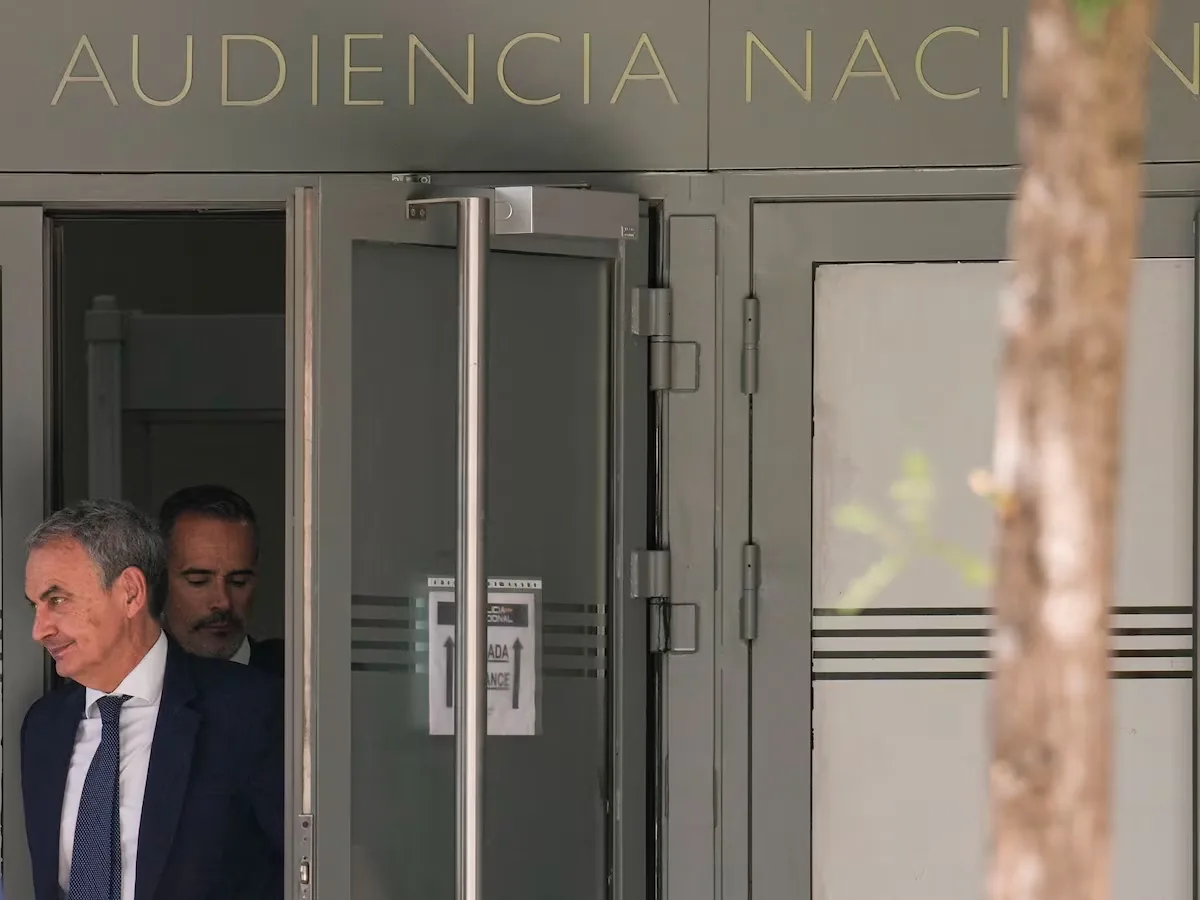 The judge supports the Police investigating the 200,000 euros that Zapatero received for his dealings in Bolivia