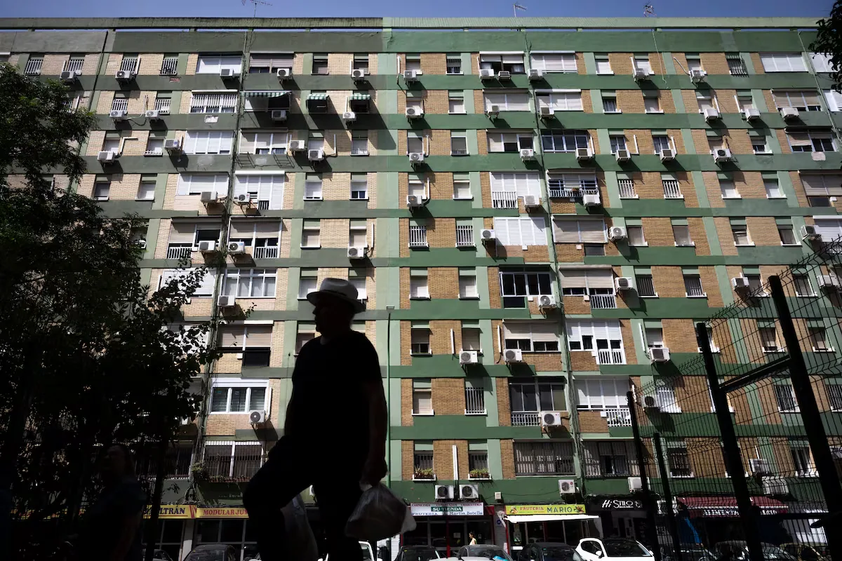 The debate | Is air conditioning an essential solution for heatwaves?