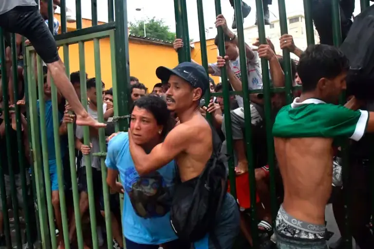 Sánchez denounces a "violation of Spain's territorial integrity" after the arrival of thousands of irregular immigrants in Ceuta