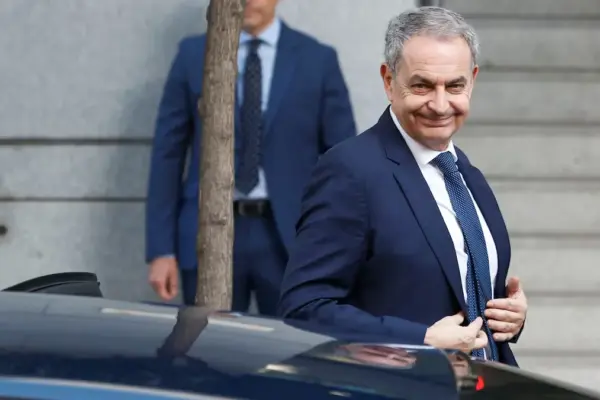 The week that left Zapatero isolated on the Plus Ultra network