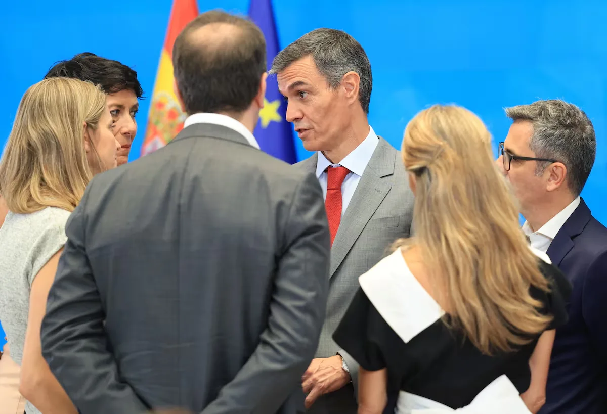 Sánchez enfría el apoyo a Zapatero: “Yo no soy su portavoz”