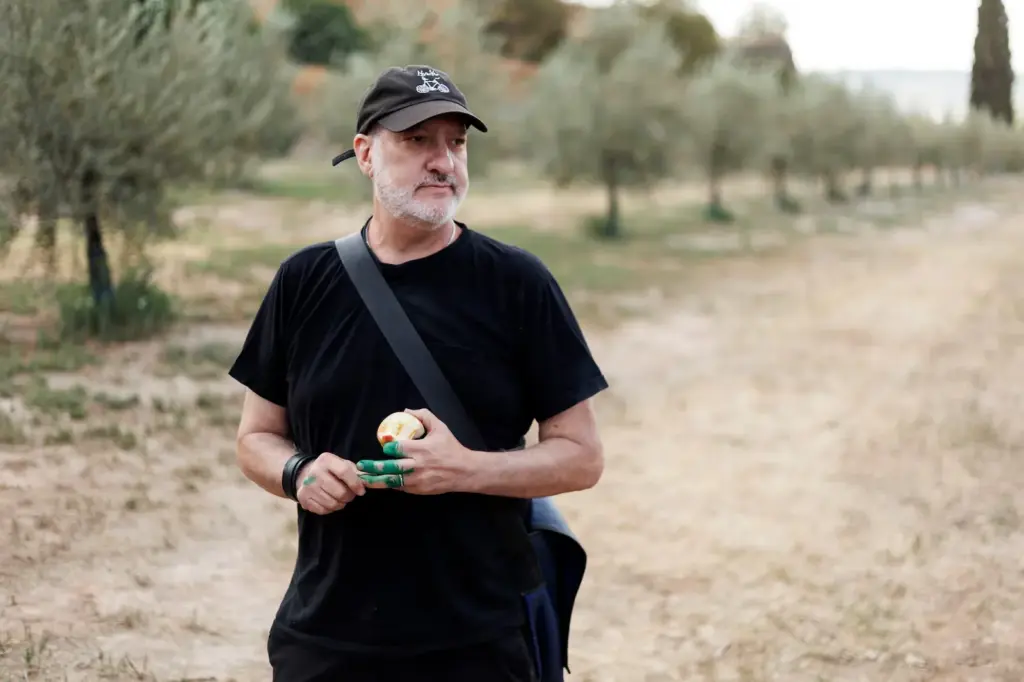 Spencer Tunick takes his collective nudes to the Canary Islands: "There is too much hatred towards open-minded people"