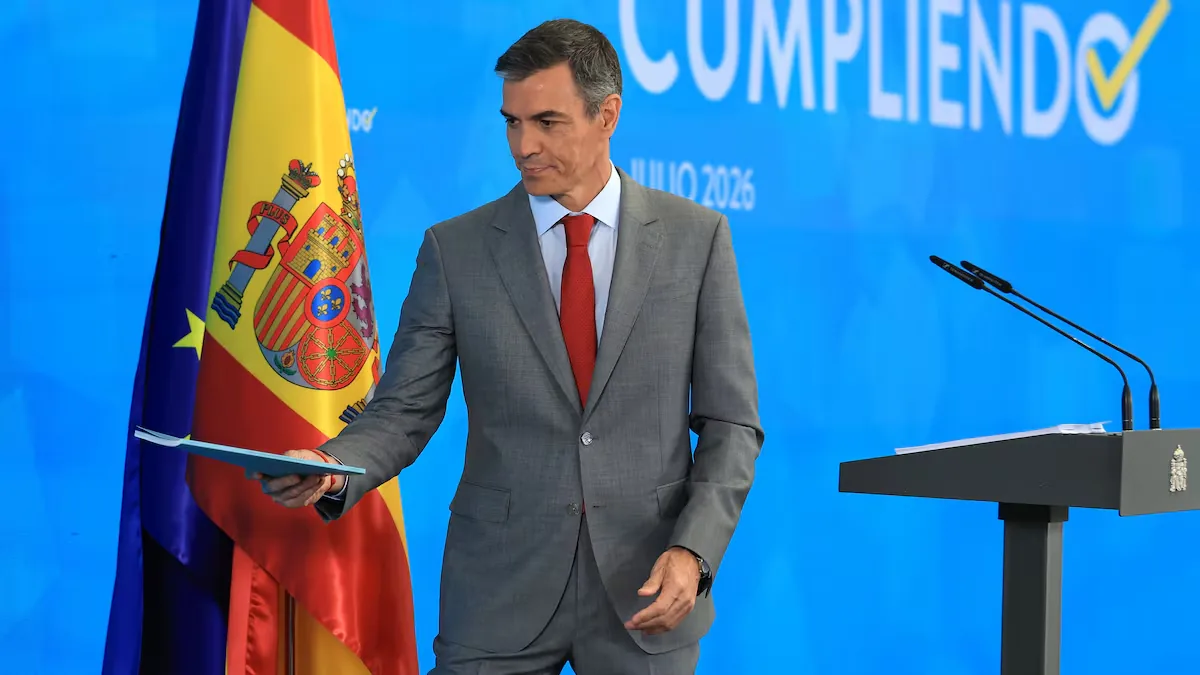 The keys to Sánchez's balance: from the defense of his wife and brother to Puente's tweets and the "impeccable" rescue of Plus Ultra