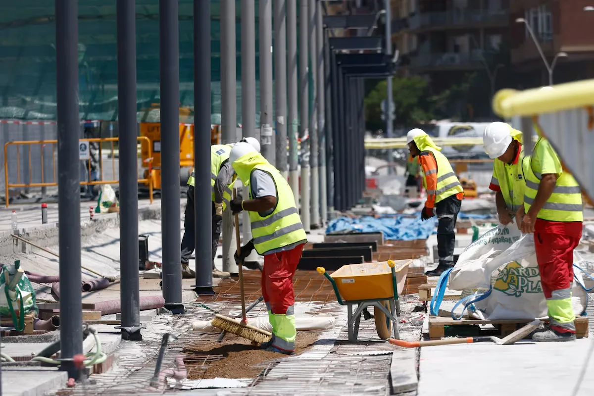 The unemployment rate falls below 10% again in the second quarter, the lowest since 2008