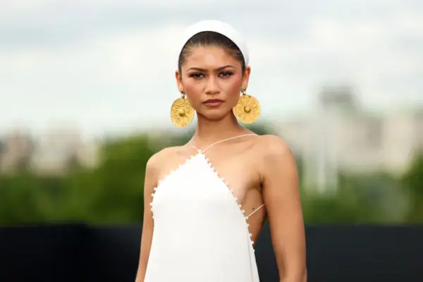 What is an archaeological relic doing on a red carpet with Zendaya: the controversial 3,000-year-old earrings