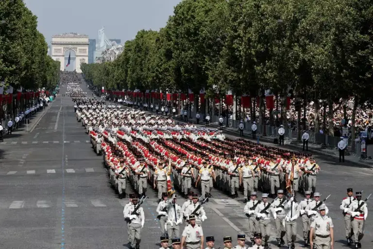 Macron celebrates his last July 14th with a display of European rearmament