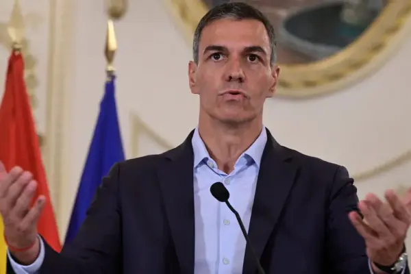 Sánchez denounces a "violation of Spain's territorial integrity" after the arrival of thousands of irregular immigrants in Ceuta