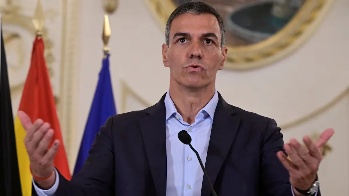 Sánchez denounces a "violation of Spain's territorial integrity" after the arrival of thousands of irregular immigrants in Ceuta