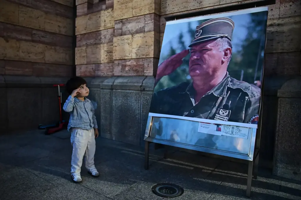 The death of Ratko Mladic: hero's honors in Serbia, painful memory in Bosnia