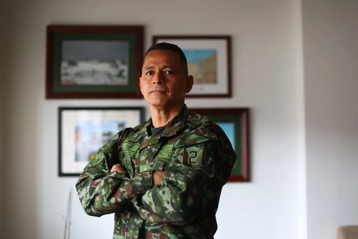 Abelardo de la Espriella reinstates General Erick Rodríguez to command the Military Forces of Colombia