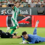 Riquelme's strike and a great Valles boost Betis against Real Sociedad
