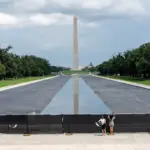 El caso de la piscina reflectante de Washington se le atraganta a Trump