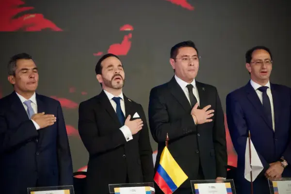 Abelardo de la Espriella begins his Government with legislative majorities conditioned by Uribism