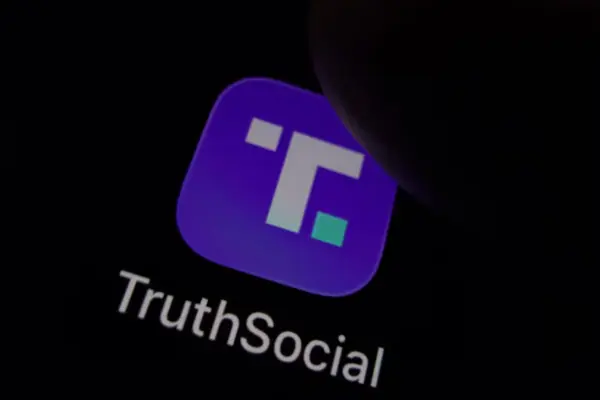 La nueva fórmula de Trump para rentabilizar la presidencia: Truth Social ofrecerá antes sus mensajes por 100.000 dólares al mes