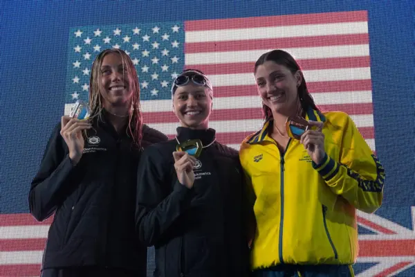 Kate Douglass makes an incredible breakthrough in the 50m freestyle record