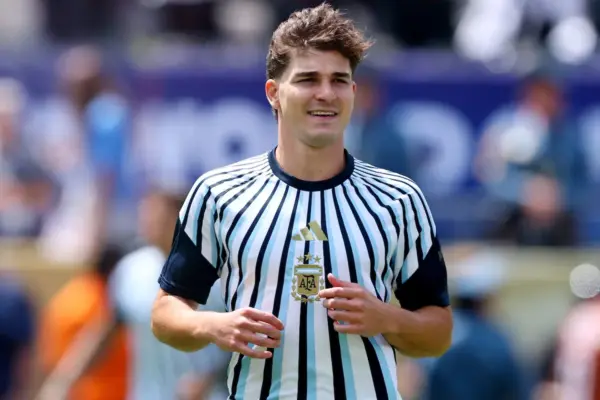 El Atlético espera el regreso de Julián Alvarez este lunes después de que el delantero pidiera de forma pública ser traspasado