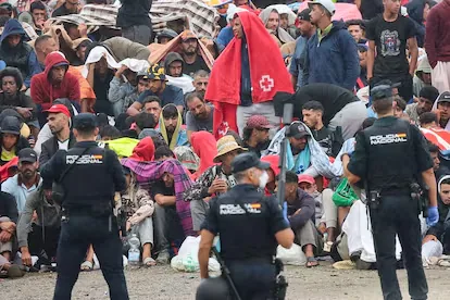 Expansion | Mafias charge migrants 9,000 euros for the mass entry in Ceuta by taking them by boat to the Peninsula
