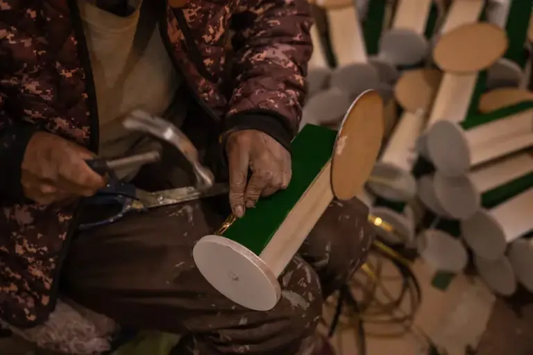 Iván Vargas: the artisan who creates the sound of the biggest party in La Paz