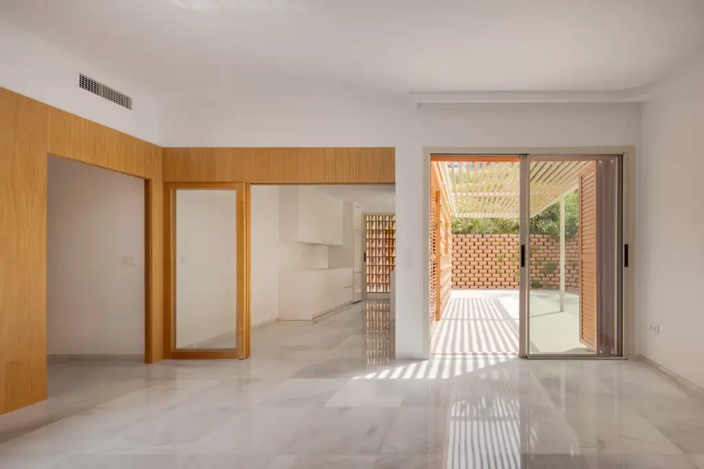 This is Casa Cantal: 15,000 bricks, cross ventilation, and a courtyard against the heat in Málaga