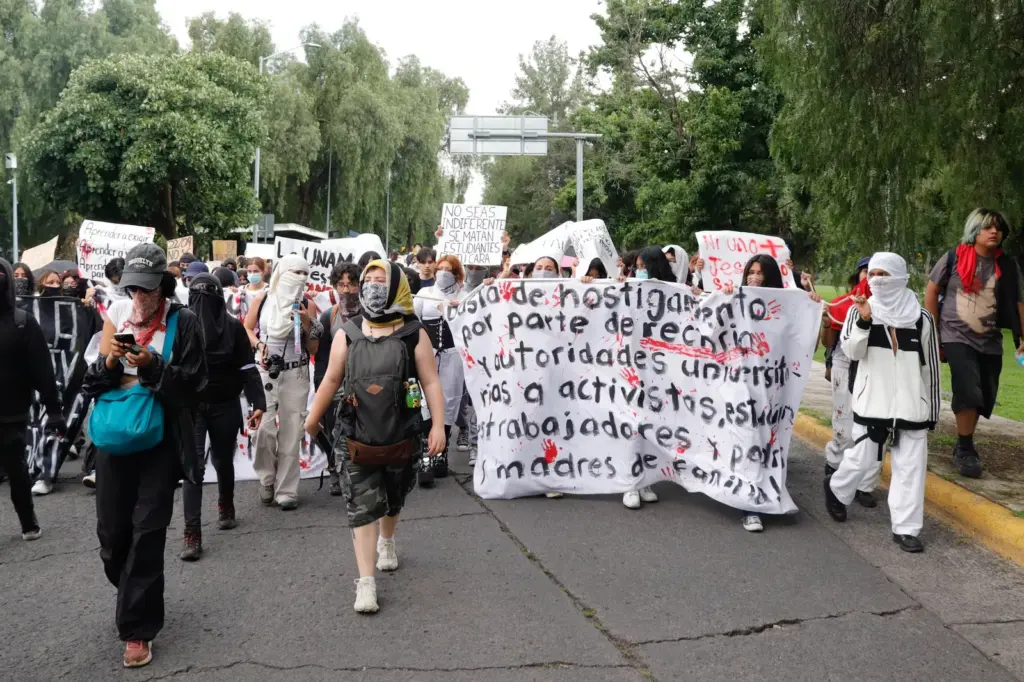 The storms that have battered the rector's administration: 11 months of crisis at UNAM