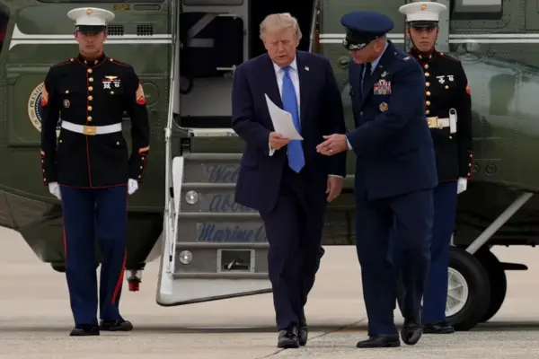 La guerra de Irán altera el rumbo de un Trump urgido por su baja popularidad