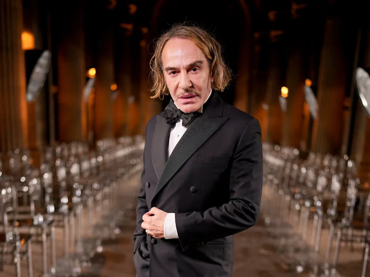 John Galliano cancels his exhibition at the Met after controversy over his choice: “I continue to take responsibility for the pain caused”