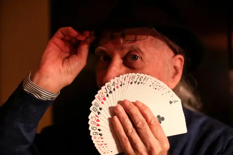 The magician Juan Tamariz, genius of card magic and master of generations of illusionists, dies at 83 years old