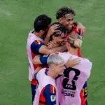 Marcos Llorente, Ferrán Torres and forbidden hugs: men (not only heterosexuals) have an affection problem